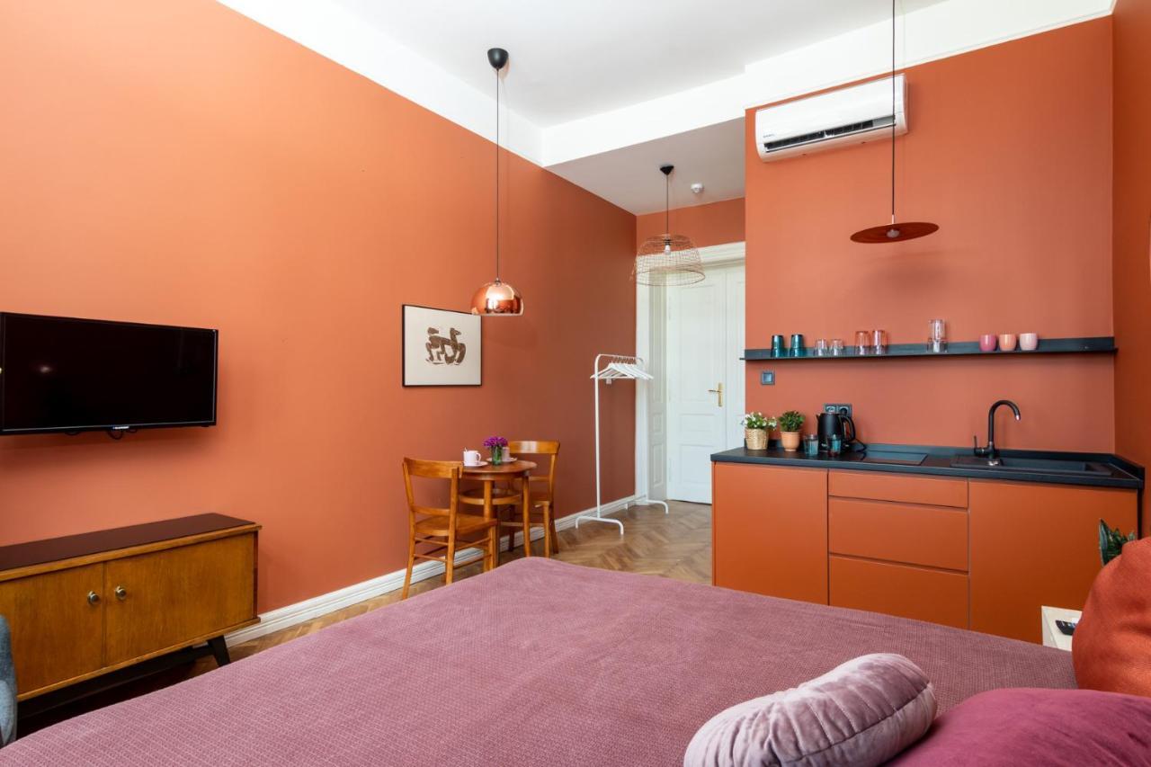 Barbacan Suites - Old Town Apartments - By Upstairs Krakau Exterior foto