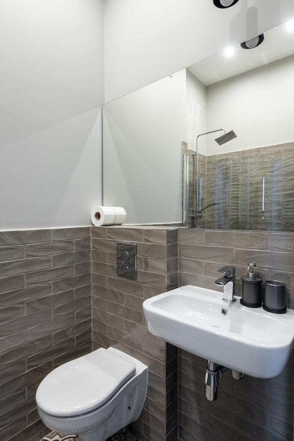 Barbacan Suites - Old Town Apartments - By Upstairs Krakau Exterior foto